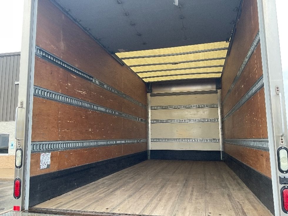 Medium Duty Box Truck-Light and Medium Duty Trucks-International-2017-4300-Milwaukee-WI-96,409\n\t\tmiles-$ 39,750 - Image 11