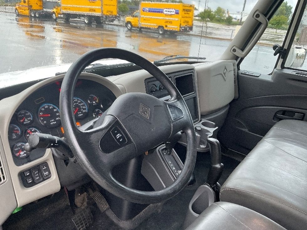 Medium Duty Box Truck-Light and Medium Duty Trucks-International-2017-4300-Milwaukee-WI-96,409\n\t\tmiles-$ 39,750 - Image 17