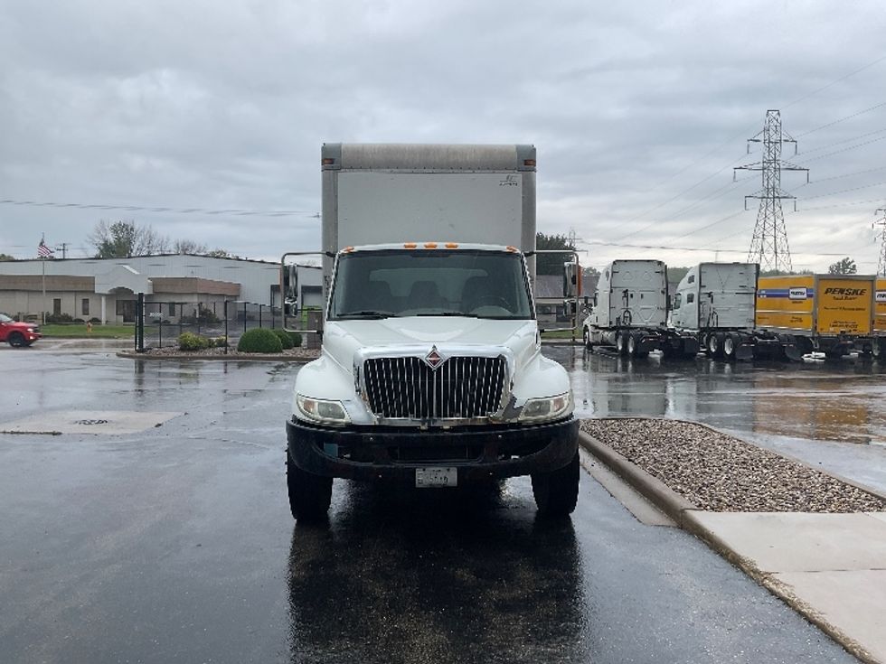 Medium Duty Box Truck-Light and Medium Duty Trucks-International-2017-4300-Milwaukee-WI-96,409\n\t\tmiles-$ 39,750 - Image 2