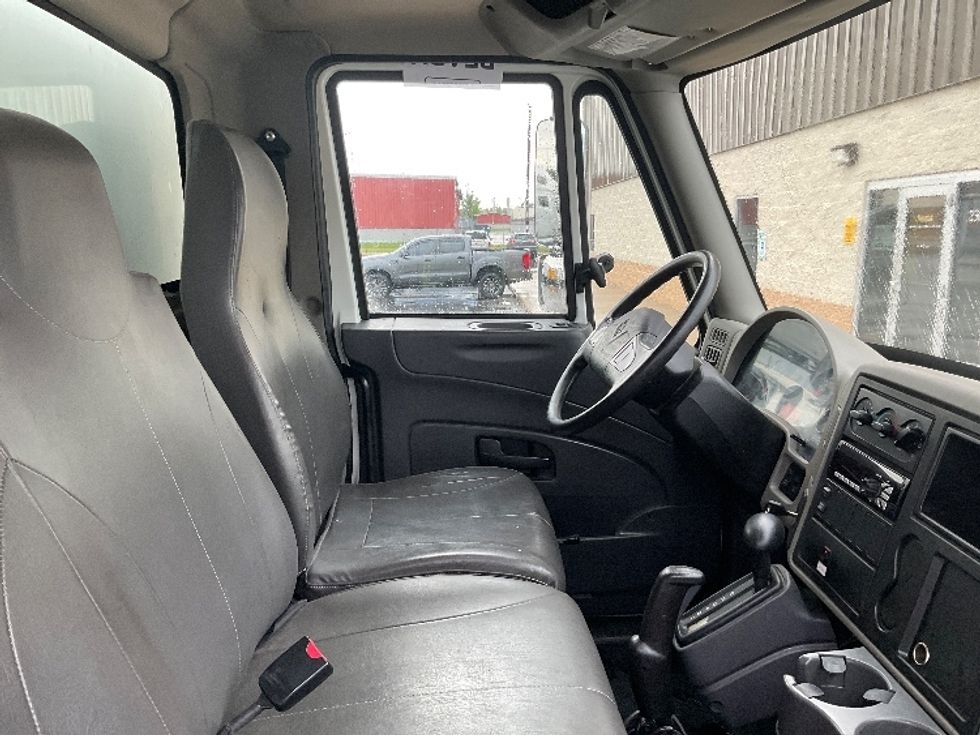 Medium Duty Box Truck-Light and Medium Duty Trucks-International-2017-4300-Milwaukee-WI-96,409\n\t\tmiles-$ 39,750 - Image 22