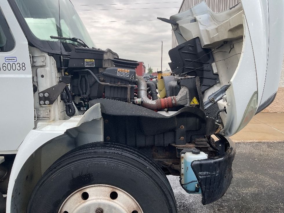 Medium Duty Box Truck-Light and Medium Duty Trucks-International-2017-4300-Milwaukee-WI-96,409\n\t\tmiles-$ 39,750 - Image 23