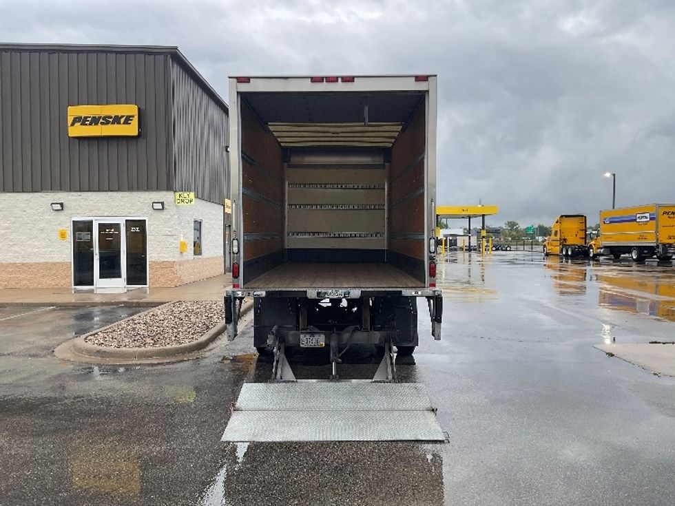 Medium Duty Box Truck-Light and Medium Duty Trucks-International-2017-4300-Milwaukee-WI-96,409\n\t\tmiles-$ 39,750 - Image 9