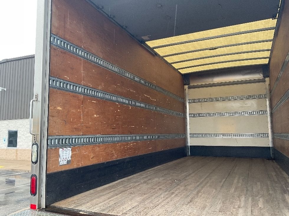 Medium Duty Box Truck-Light and Medium Duty Trucks-International-2017-4300-Milwaukee-WI-97,810\n\t\tmiles-$ 39,750 - Image 11