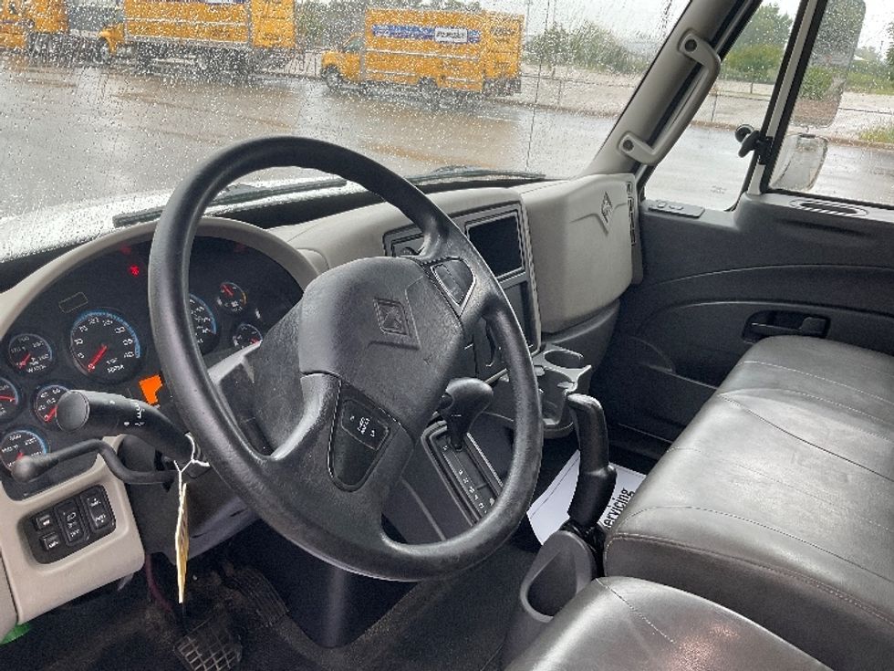 Medium Duty Box Truck-Light and Medium Duty Trucks-International-2017-4300-Milwaukee-WI-97,810\n\t\tmiles-$ 39,750 - Image 17