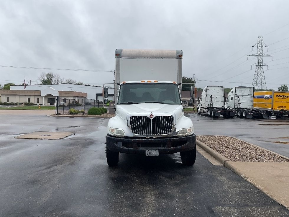 Medium Duty Box Truck-Light and Medium Duty Trucks-International-2017-4300-Milwaukee-WI-97,810\n\t\tmiles-$ 39,750 - Image 2