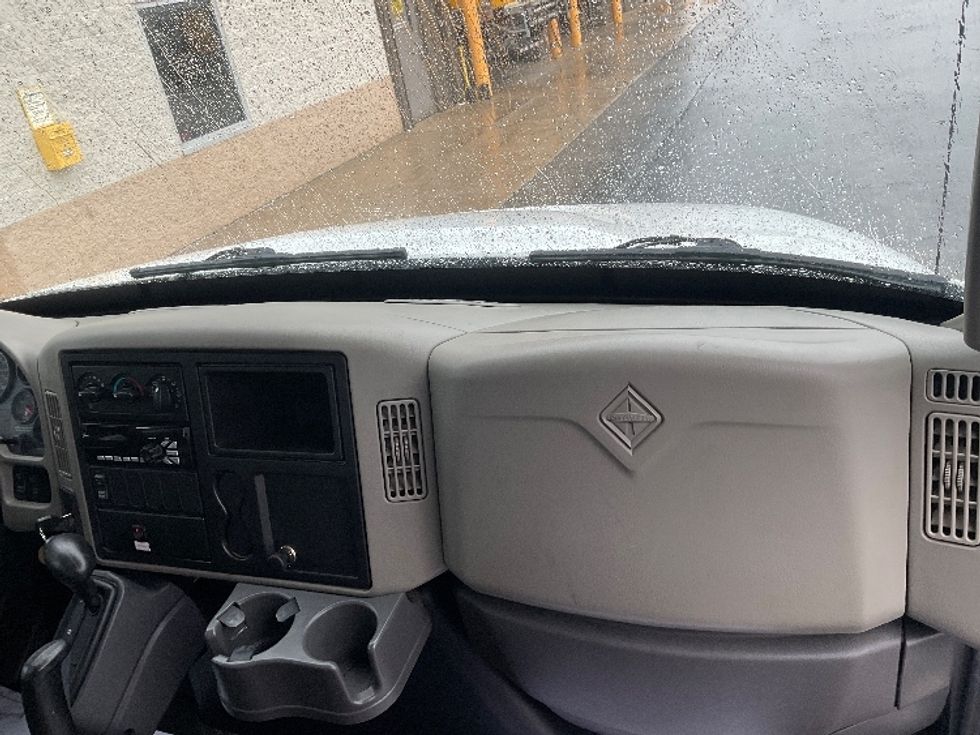Medium Duty Box Truck-Light and Medium Duty Trucks-International-2017-4300-Milwaukee-WI-97,810\n\t\tmiles-$ 39,750 - Image 21