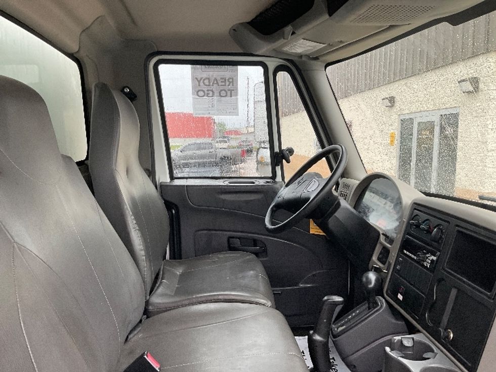 Medium Duty Box Truck-Light and Medium Duty Trucks-International-2017-4300-Milwaukee-WI-97,810\n\t\tmiles-$ 39,750 - Image 22