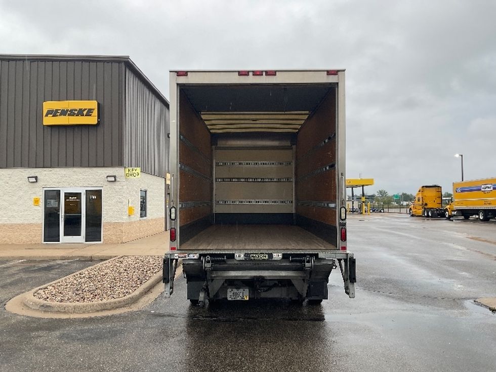Medium Duty Box Truck-Light and Medium Duty Trucks-International-2017-4300-Milwaukee-WI-97,810\n\t\tmiles-$ 39,750 - Image 8