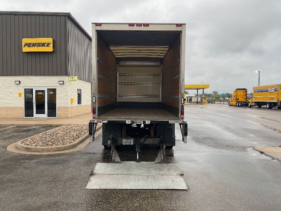 Medium Duty Box Truck-Light and Medium Duty Trucks-International-2017-4300-Milwaukee-WI-97,810\n\t\tmiles-$ 39,750 - Image 9