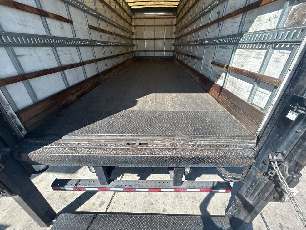 Medium Duty Box Truck-Light and Medium Duty Trucks-International-2017-4300-Torrance-CA-298,631\n\t\tmiles-$ 21,750 - Image 10