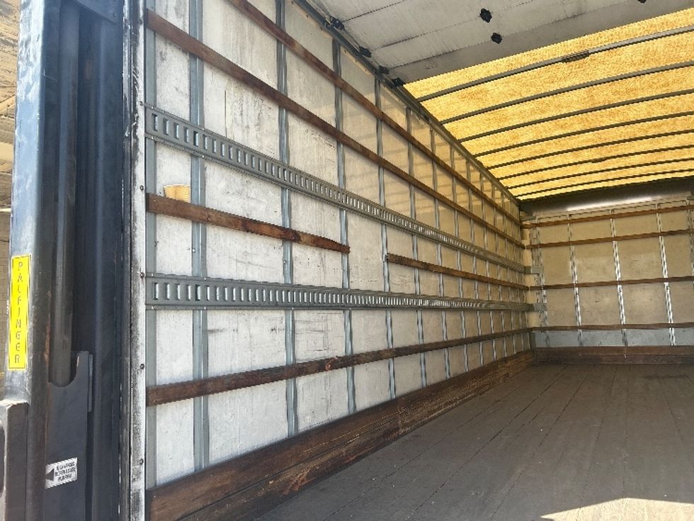 Medium Duty Box Truck-Light and Medium Duty Trucks-International-2017-4300-Torrance-CA-298,631\n\t\tmiles-$ 21,750 - Image 11