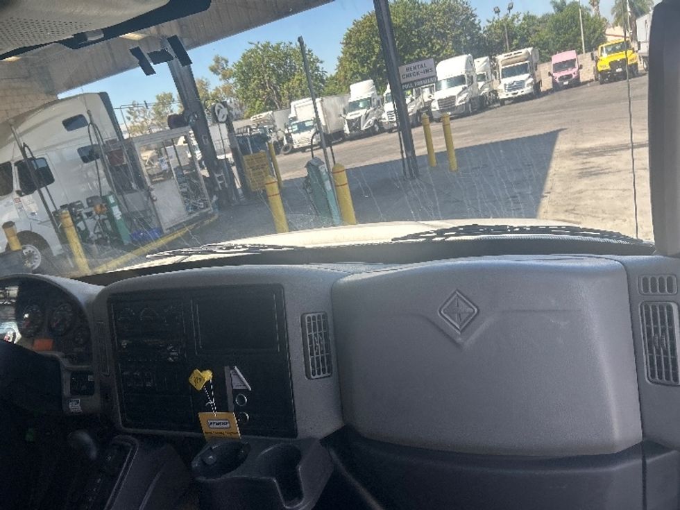 Medium Duty Box Truck-Light and Medium Duty Trucks-International-2017-4300-Torrance-CA-298,631\n\t\tmiles-$ 21,750 - Image 21