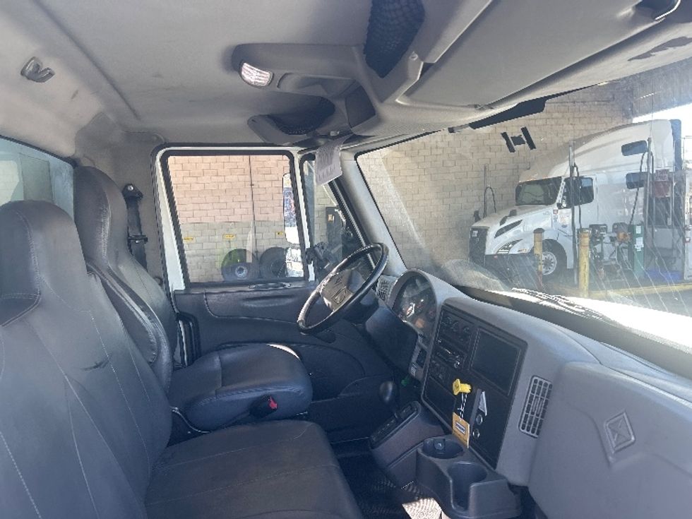 Medium Duty Box Truck-Light and Medium Duty Trucks-International-2017-4300-Torrance-CA-298,631\n\t\tmiles-$ 21,750 - Image 22