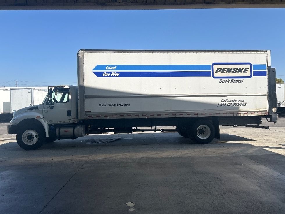Medium Duty Box Truck-Light and Medium Duty Trucks-International-2017-4300-Torrance-CA-298,631\n\t\tmiles-$ 21,750 - Image 4