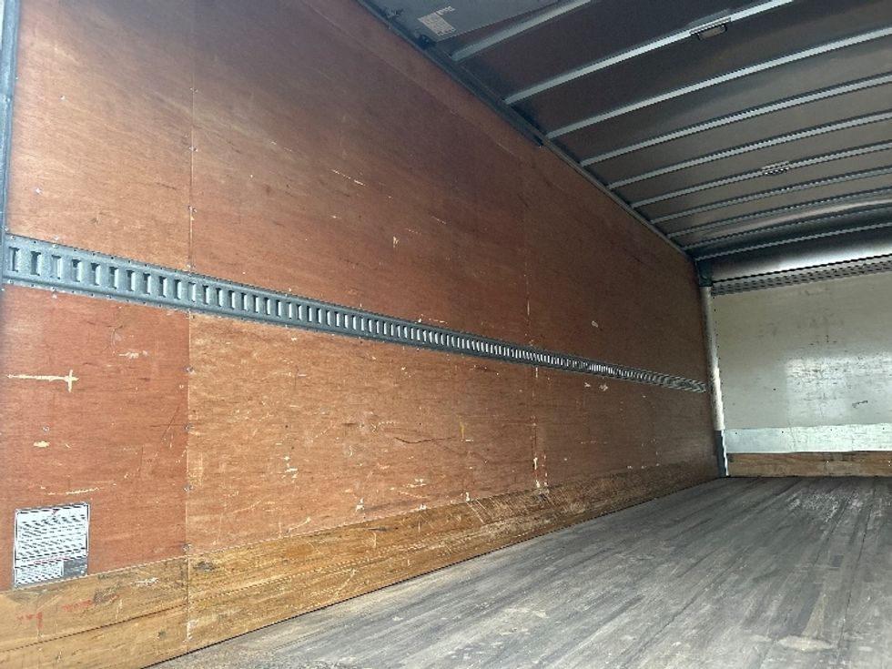Medium Duty Box Truck-Light and Medium Duty Trucks-International-2017-4300-Windsor-WI-86,357\n\t\tmiles-$ 44,250 - Image 10