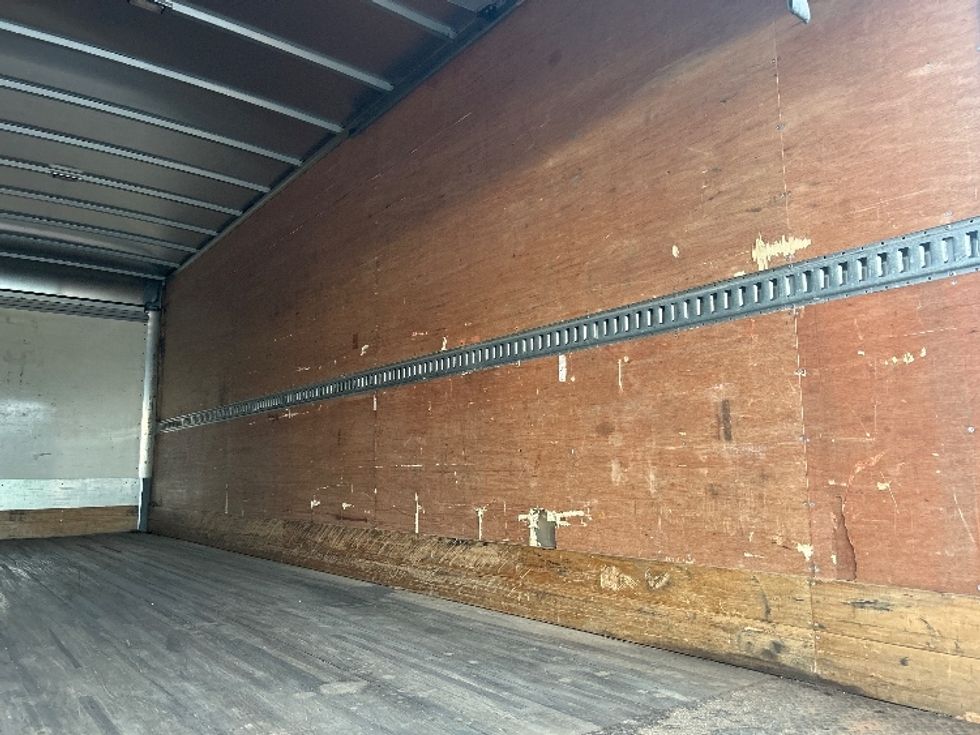 Medium Duty Box Truck-Light and Medium Duty Trucks-International-2017-4300-Windsor-WI-86,357\n\t\tmiles-$ 44,250 - Image 11