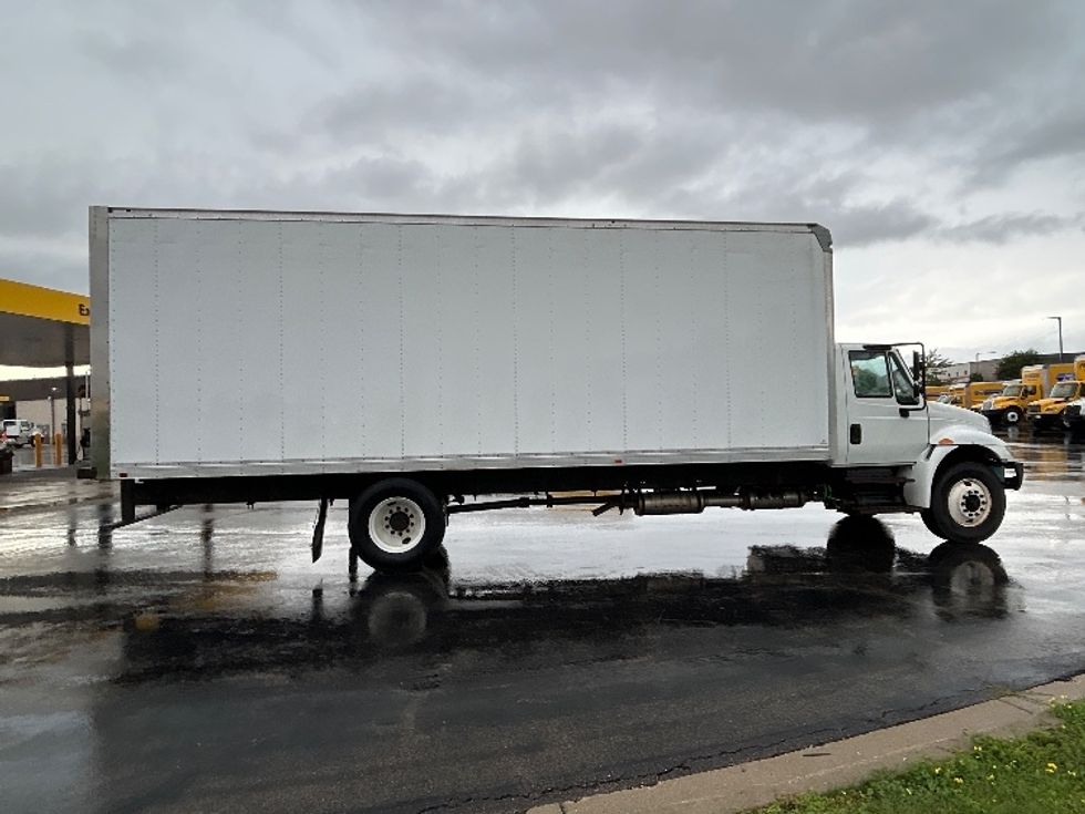 Medium Duty Box Truck-Light and Medium Duty Trucks-International-2017-4300-Windsor-WI-86,357\n\t\tmiles-$ 44,250 - Image 14
