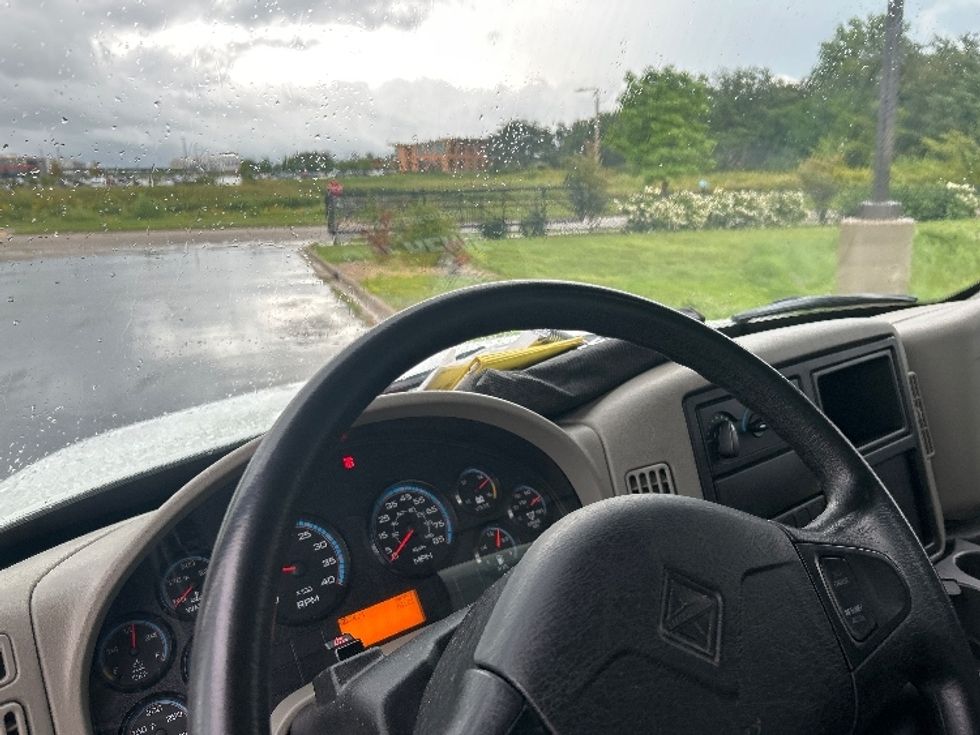 Medium Duty Box Truck-Light and Medium Duty Trucks-International-2017-4300-Windsor-WI-86,357\n\t\tmiles-$ 44,250 - Image 16