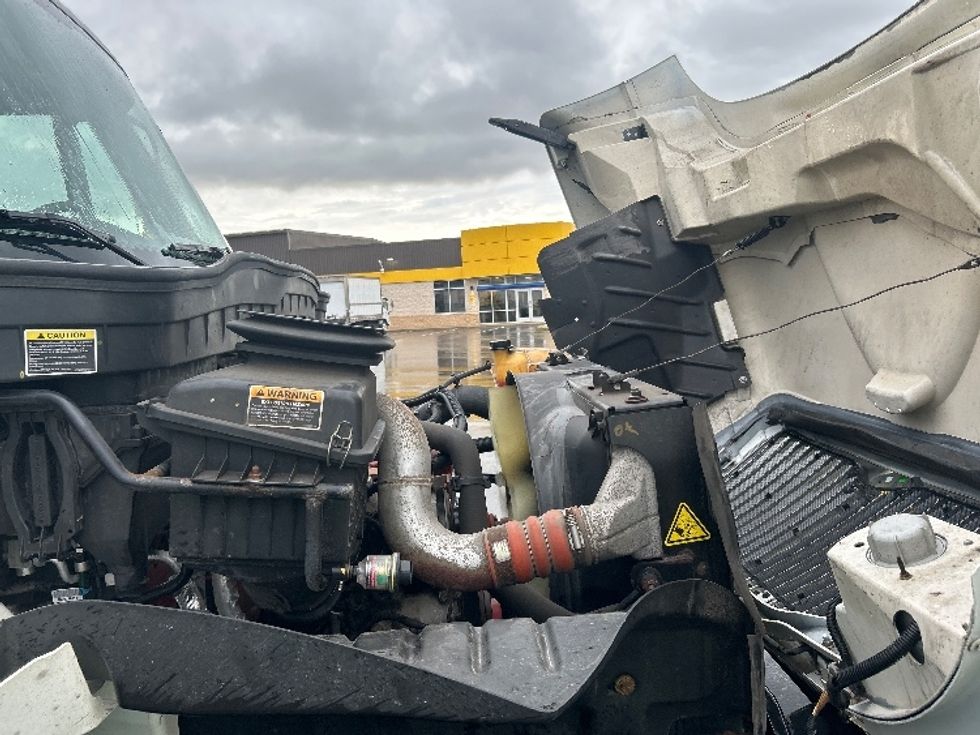 Medium Duty Box Truck-Light and Medium Duty Trucks-International-2017-4300-Windsor-WI-86,357\n\t\tmiles-$ 44,250 - Image 22