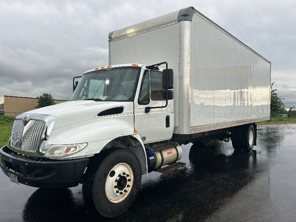 Medium Duty Box Truck-Light and Medium Duty Trucks-International-2017-4300-Windsor-WI-86,357\n\t\tmiles-$ 44,250 - Image 3