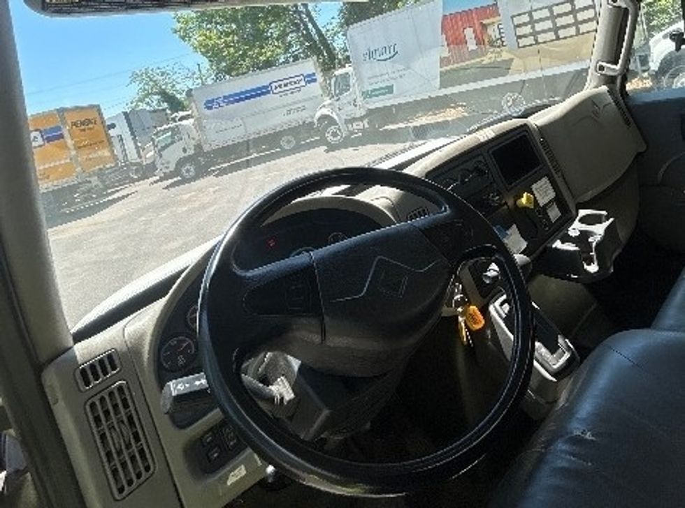Medium Duty Box Truck-Light and Medium Duty Trucks-International-2018-4300-Baltimore-MD-241,334\n\t\tmiles-$ 34,000 - Image 16