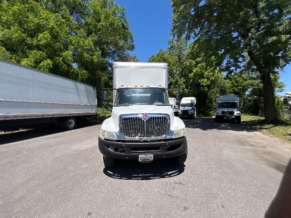 Medium Duty Box Truck-Light and Medium Duty Trucks-International-2018-4300-Baltimore-MD-241,334\n\t\tmiles-$ 34,000 - Image 2