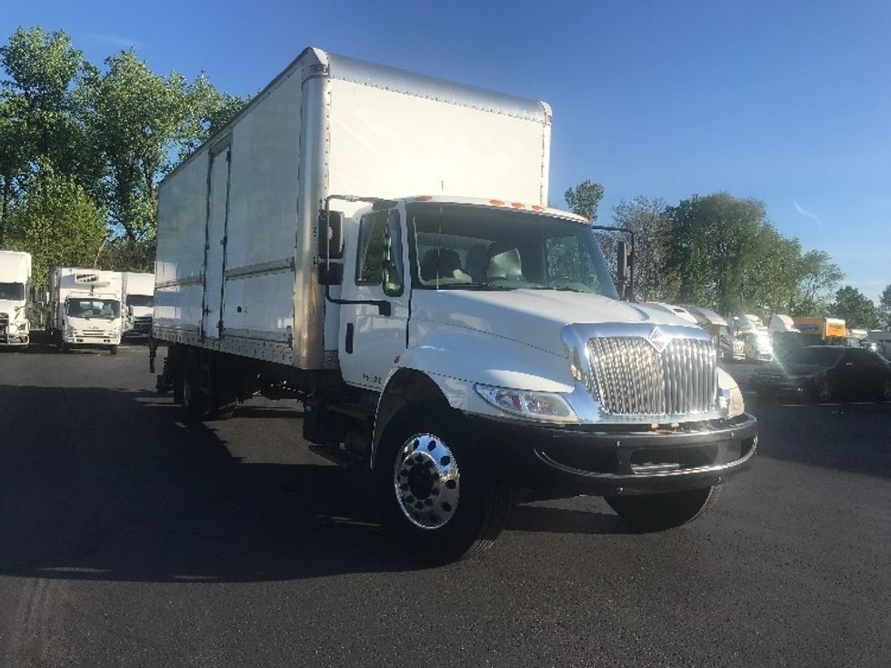 Medium Duty Box Truck-Light and Medium Duty Trucks-International-2018-4300-Bensalem-PA-174,877\n\t\tmiles-$ 48,000 - Image 1