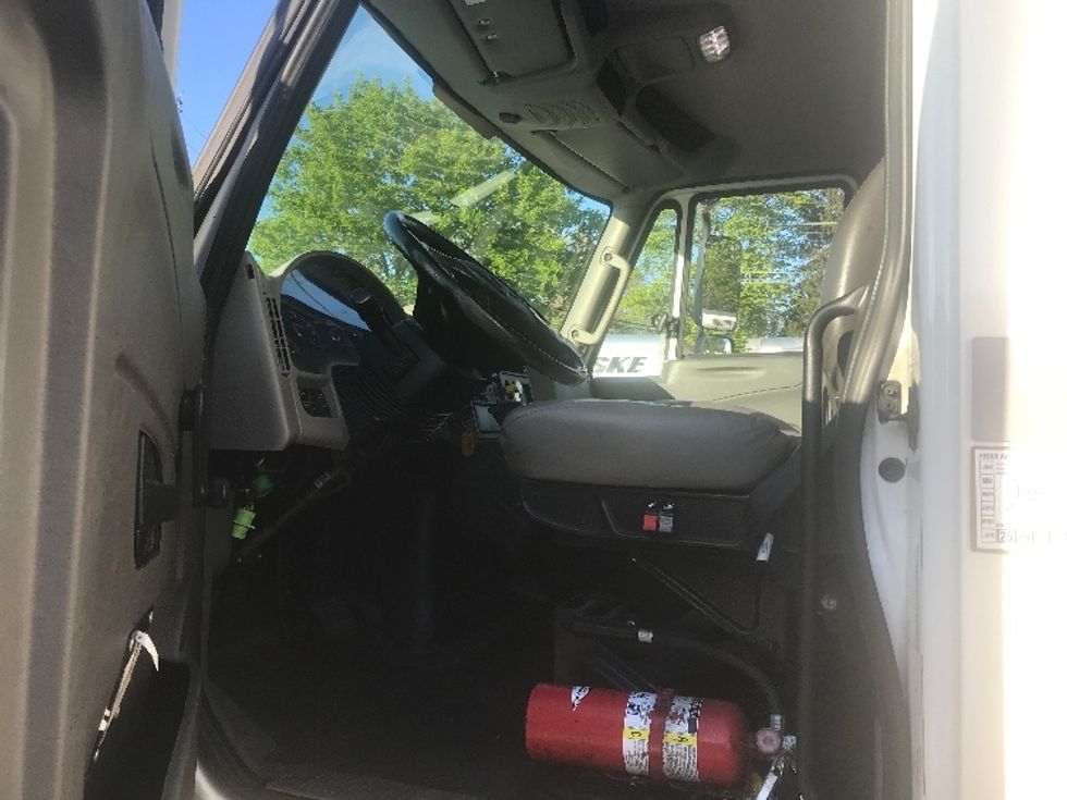 Medium Duty Box Truck-Light and Medium Duty Trucks-International-2018-4300-Bensalem-PA-174,877\n\t\tmiles-$ 48,000 - Image 16