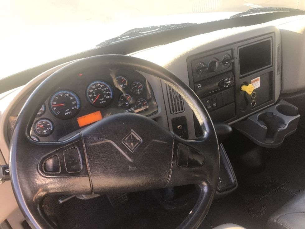 Medium Duty Box Truck-Light and Medium Duty Trucks-International-2018-4300-Bensalem-PA-174,877\n\t\tmiles-$ 48,000 - Image 17