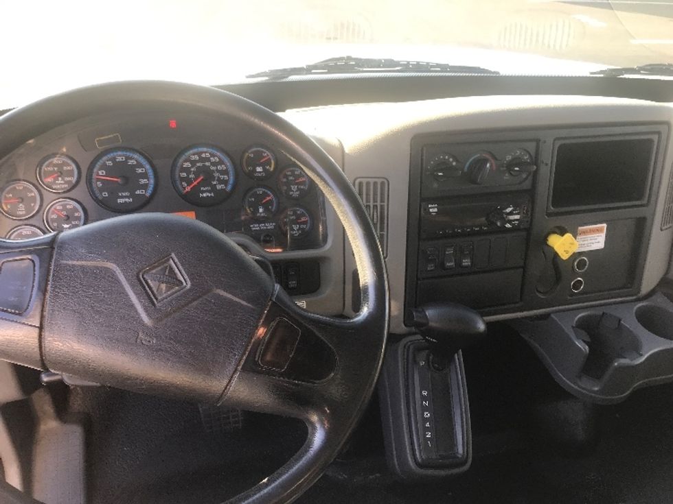 Medium Duty Box Truck-Light and Medium Duty Trucks-International-2018-4300-Bensalem-PA-174,877\n\t\tmiles-$ 48,000 - Image 18