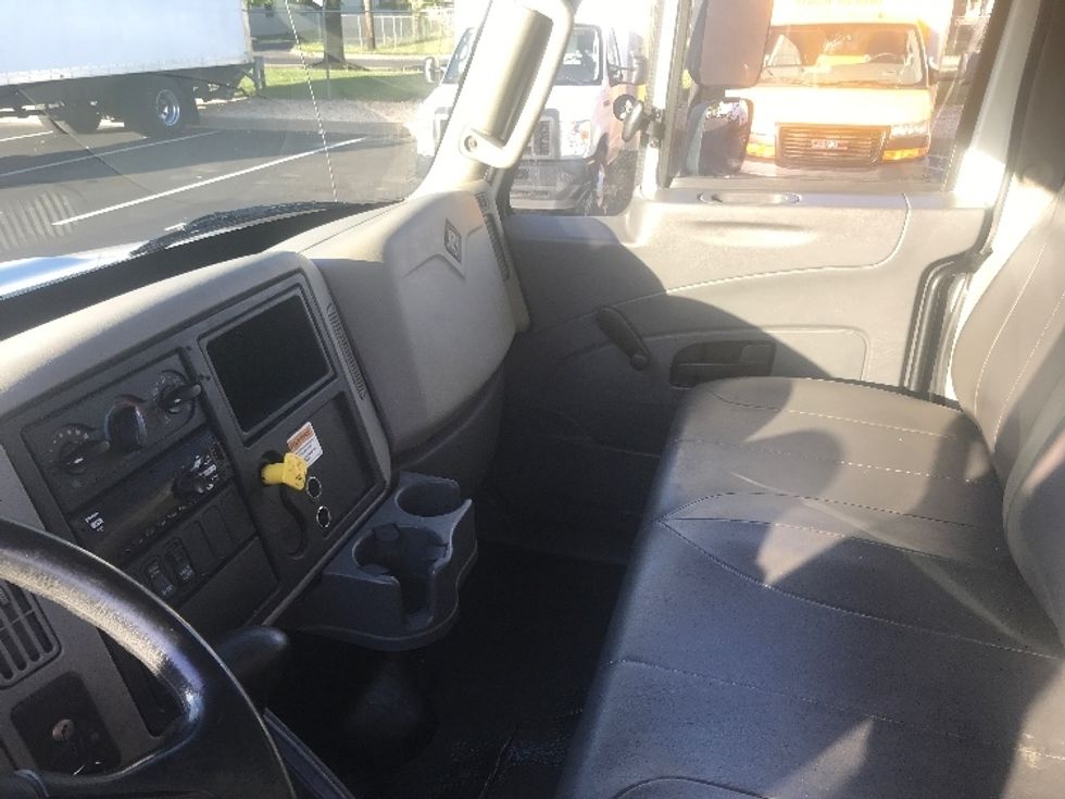 Medium Duty Box Truck-Light and Medium Duty Trucks-International-2018-4300-Bensalem-PA-174,877\n\t\tmiles-$ 48,000 - Image 19