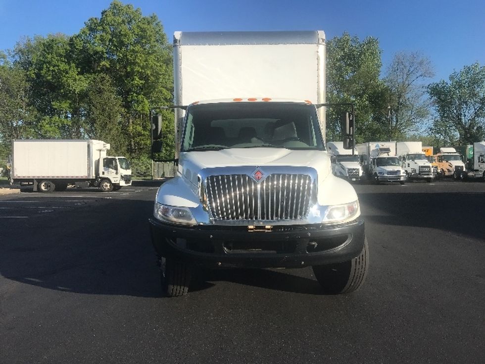 Medium Duty Box Truck-Light and Medium Duty Trucks-International-2018-4300-Bensalem-PA-174,877\n\t\tmiles-$ 48,000 - Image 2