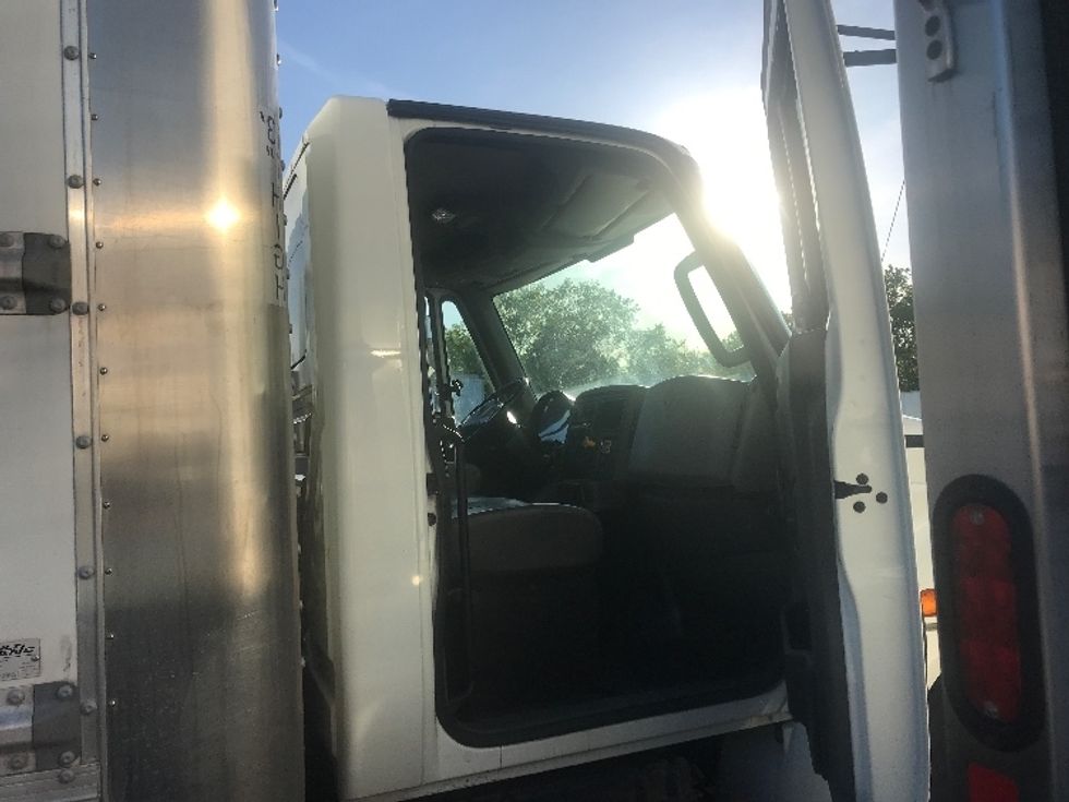Medium Duty Box Truck-Light and Medium Duty Trucks-International-2018-4300-Bensalem-PA-174,877\n\t\tmiles-$ 48,000 - Image 20