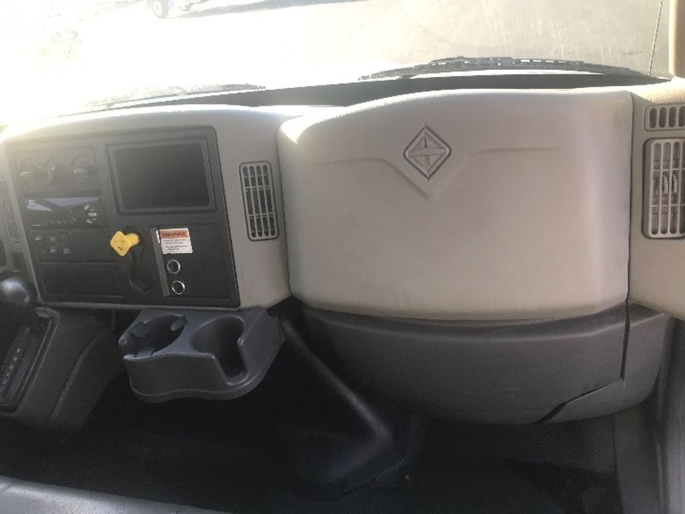Medium Duty Box Truck-Light and Medium Duty Trucks-International-2018-4300-Bensalem-PA-174,877\n\t\tmiles-$ 48,000 - Image 21