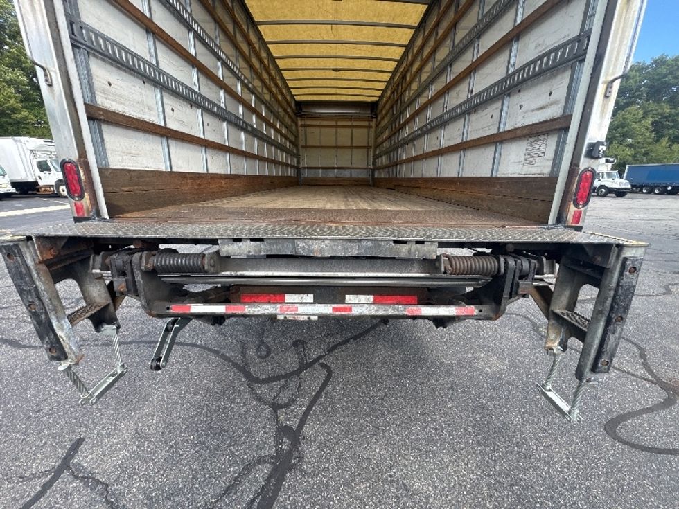 Medium Duty Box Truck-Light and Medium Duty Trucks-International-2018-4300-Braintree-MA-280,435\n\t\tmiles-$ 33,500 - Image 10