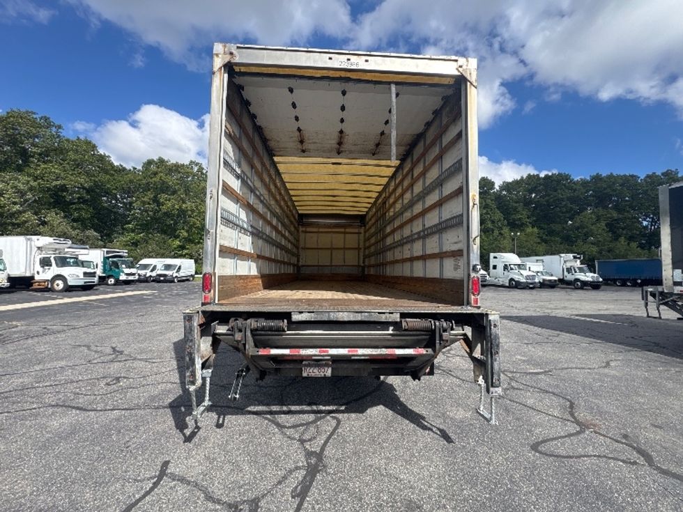 Medium Duty Box Truck-Light and Medium Duty Trucks-International-2018-4300-Braintree-MA-280,435\n\t\tmiles-$ 33,500 - Image 8