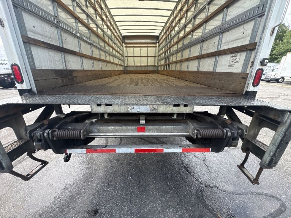 Medium Duty Box Truck-Light and Medium Duty Trucks-International-2018-4300-Braintree-MA-331,672\n\t\tmiles-$ 25,750 - Image 10