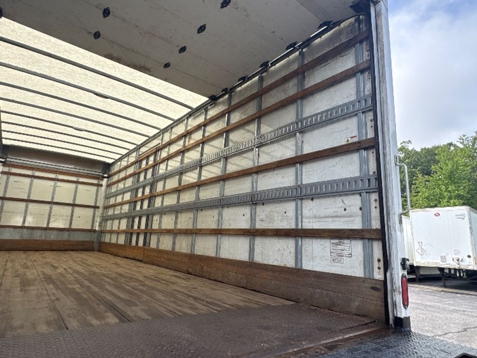 Medium Duty Box Truck-Light and Medium Duty Trucks-International-2018-4300-Braintree-MA-331,672\n\t\tmiles-$ 25,750 - Image 12