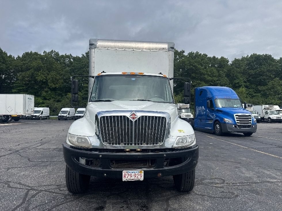 Medium Duty Box Truck-Light and Medium Duty Trucks-International-2018-4300-Braintree-MA-331,672\n\t\tmiles-$ 25,750 - Image 2