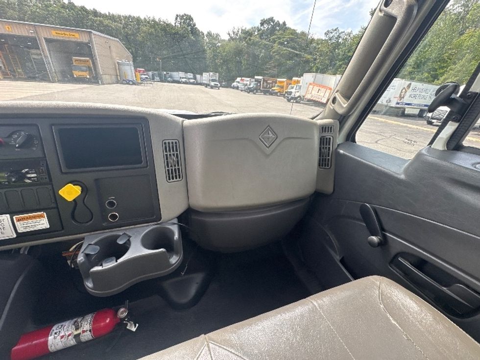 Medium Duty Box Truck-Light and Medium Duty Trucks-International-2018-4300-Braintree-MA-331,672\n\t\tmiles-$ 25,750 - Image 21