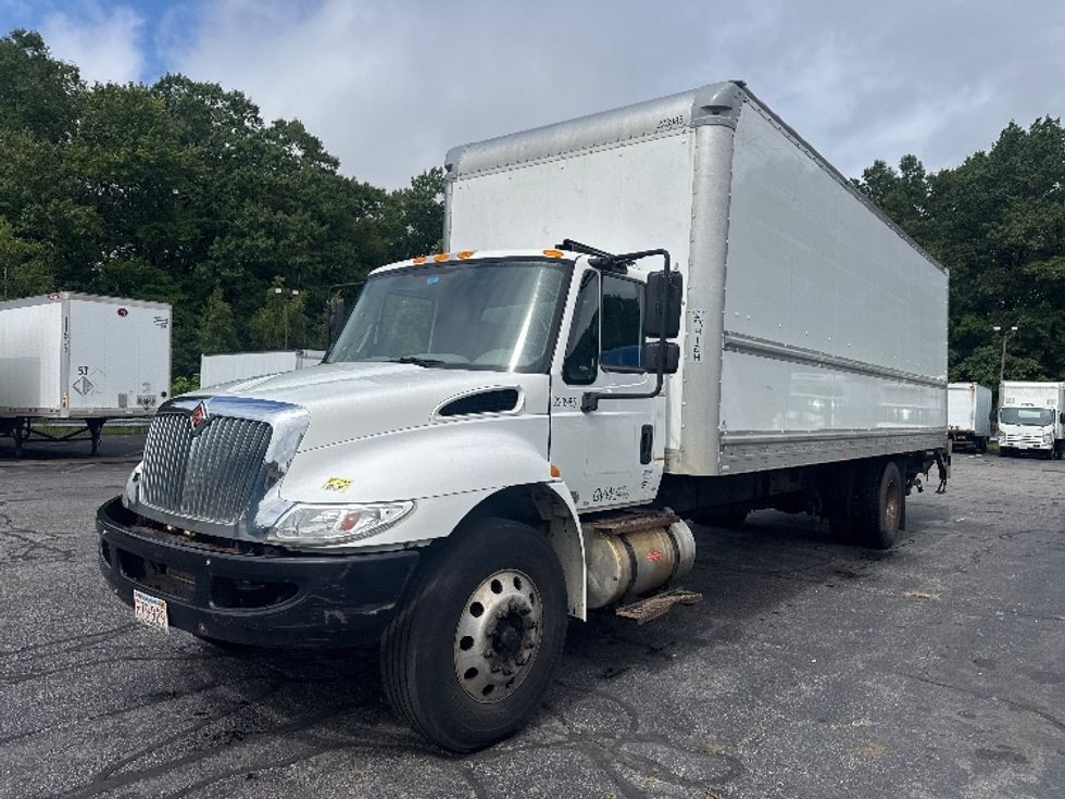 Medium Duty Box Truck-Light and Medium Duty Trucks-International-2018-4300-Braintree-MA-331,672\n\t\tmiles-$ 25,750 - Image 3