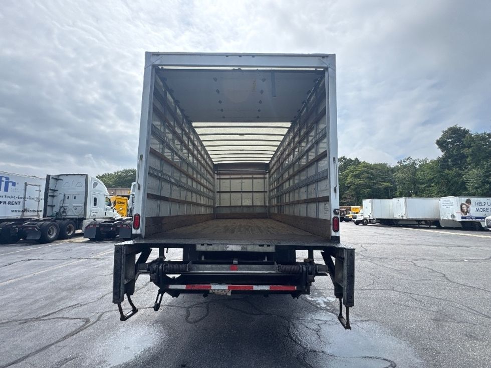 Medium Duty Box Truck-Light and Medium Duty Trucks-International-2018-4300-Braintree-MA-331,672\n\t\tmiles-$ 25,750 - Image 8