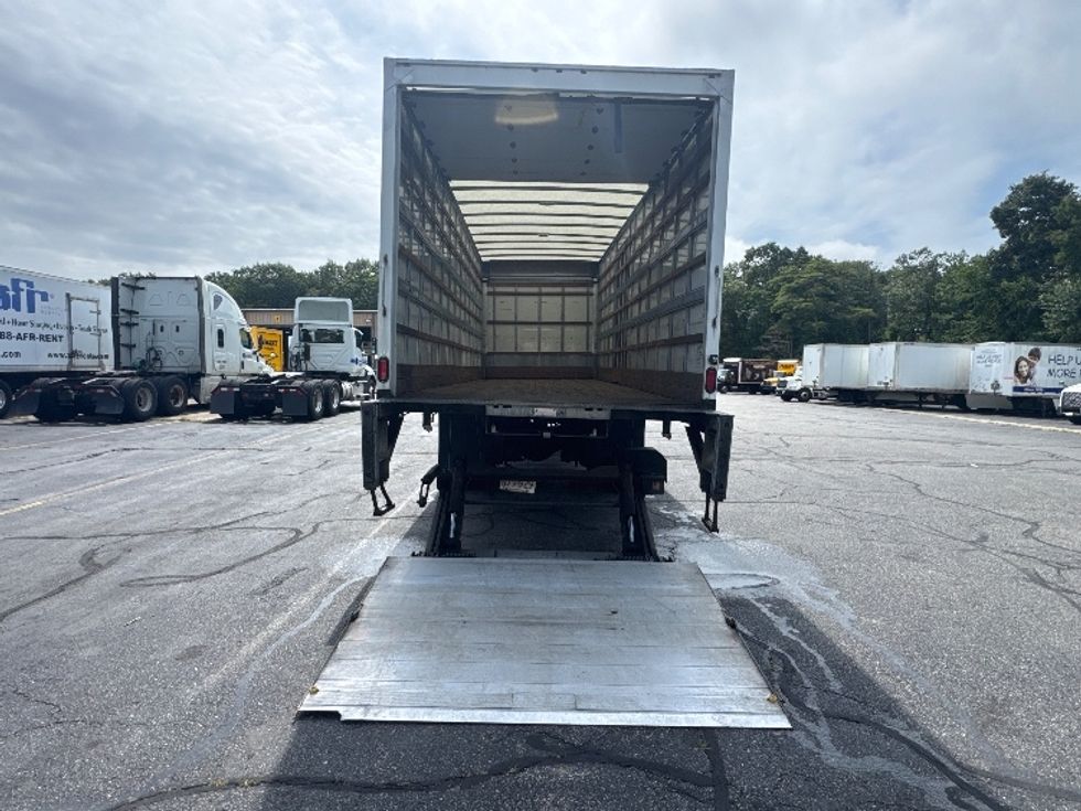 Medium Duty Box Truck-Light and Medium Duty Trucks-International-2018-4300-Braintree-MA-331,672\n\t\tmiles-$ 25,750 - Image 9