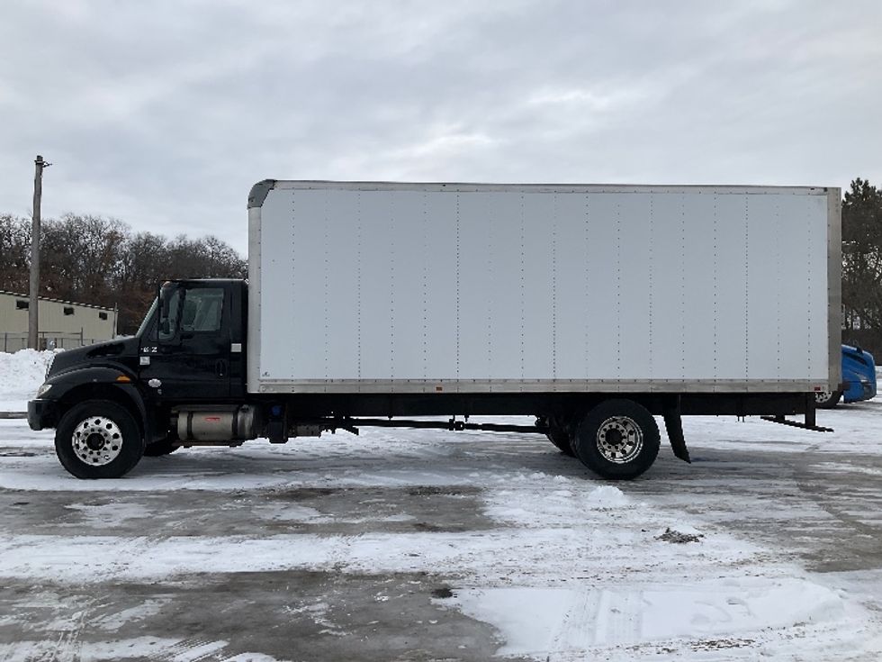 Medium Duty Box Truck-Light and Medium Duty Trucks-International-2018-4300-Brooklyn Park-MN-110,191\n\t\tmiles-$ 45,250 - Image 4