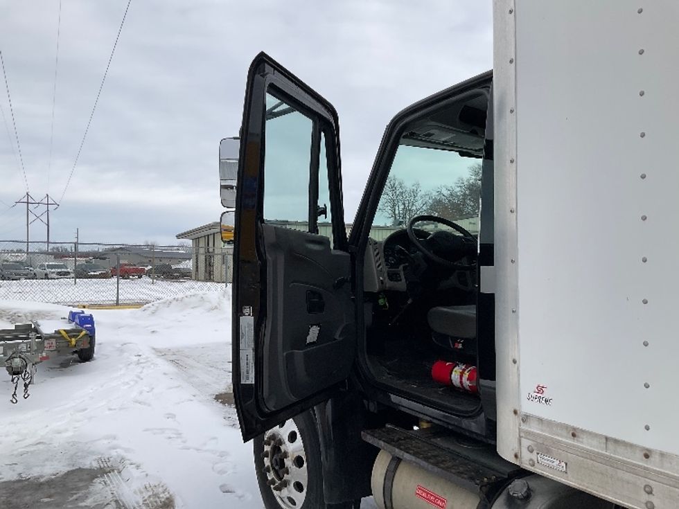 Medium Duty Box Truck-Light and Medium Duty Trucks-International-2018-4300-Brooklyn Park-MN-110,191\n\t\tmiles-$ 45,250 - Image 15
