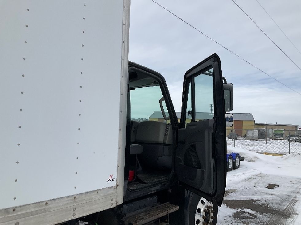 Medium Duty Box Truck-Light and Medium Duty Trucks-International-2018-4300-Brooklyn Park-MN-110,191\n\t\tmiles-$ 45,250 - Image 19
