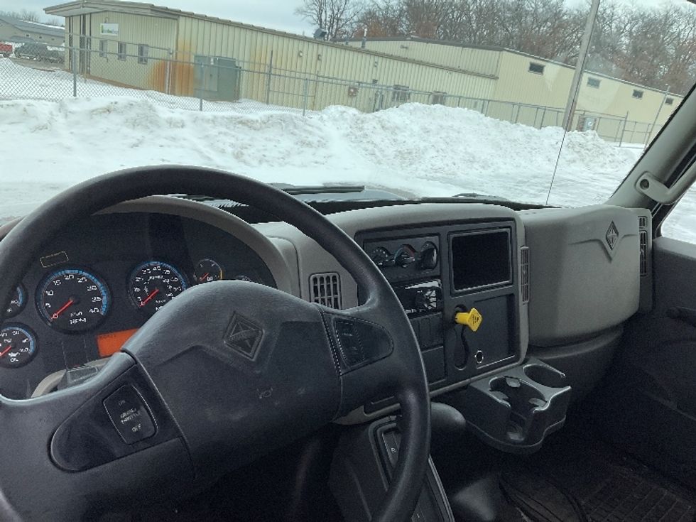 Medium Duty Box Truck-Light and Medium Duty Trucks-International-2018-4300-Brooklyn Park-MN-110,191\n\t\tmiles-$ 45,250 - Image 16