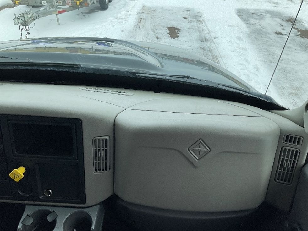 Medium Duty Box Truck-Light and Medium Duty Trucks-International-2018-4300-Brooklyn Park-MN-110,191\n\t\tmiles-$ 45,250 - Image 20