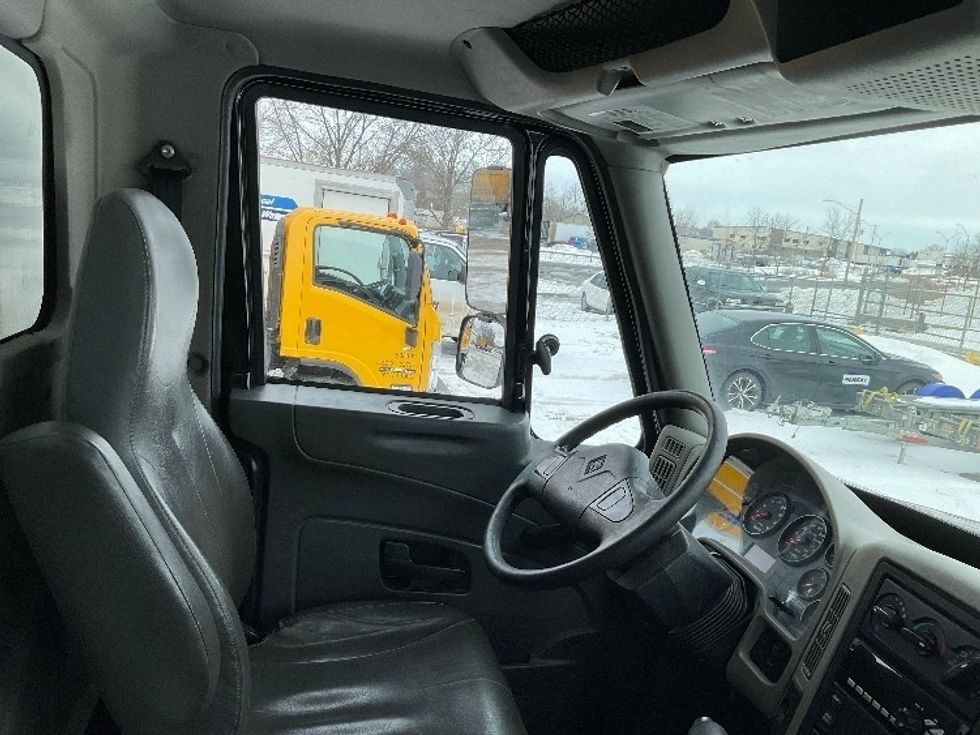 Medium Duty Box Truck-Light and Medium Duty Trucks-International-2018-4300-Brooklyn Park-MN-110,191\n\t\tmiles-$ 45,250 - Image 21