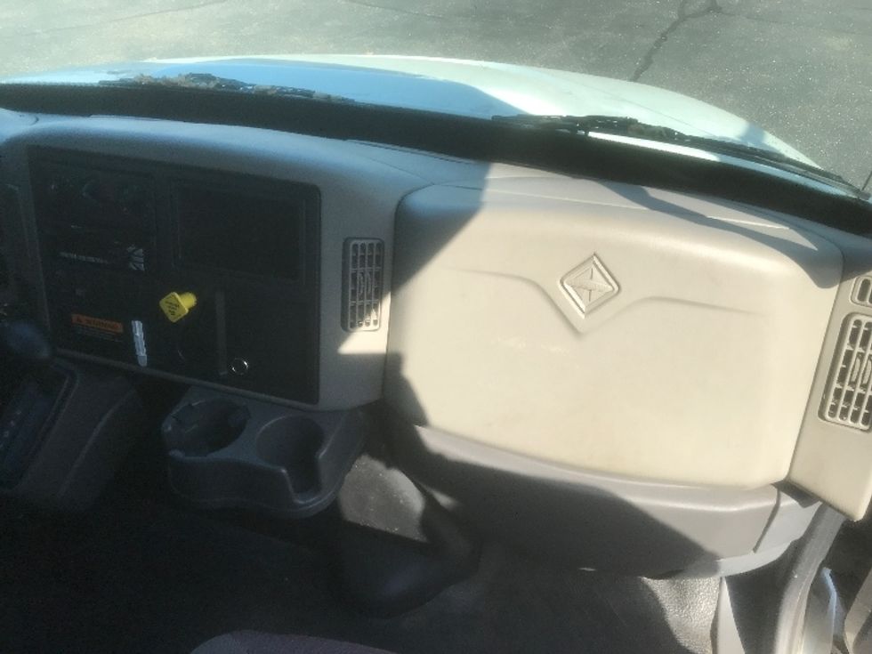 Medium Duty Box Truck-Light and Medium Duty Trucks-International-2018-4300-Brooklyn Park-MN-204,767\n\t\tmiles-$ 26,500 - Image 20